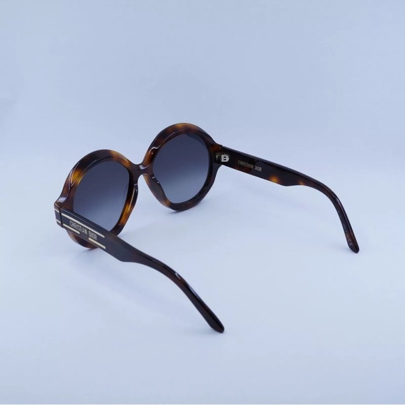 New DIOR DIORSIGNATURE R1U 26A1 Havana/Smoke Gradient 57-17-140 Sunglass… - Picture 4 of 8